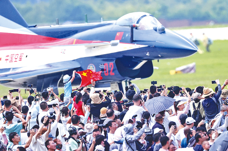 操美女的逼逼长春航空展迎来首个公众日